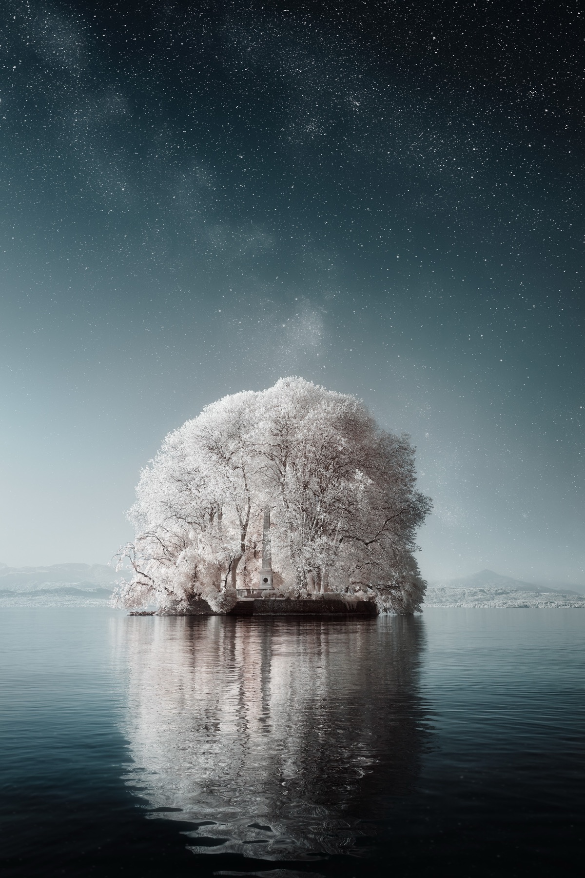Beyond, l’Île de la Harpe sous un ciel étoilé