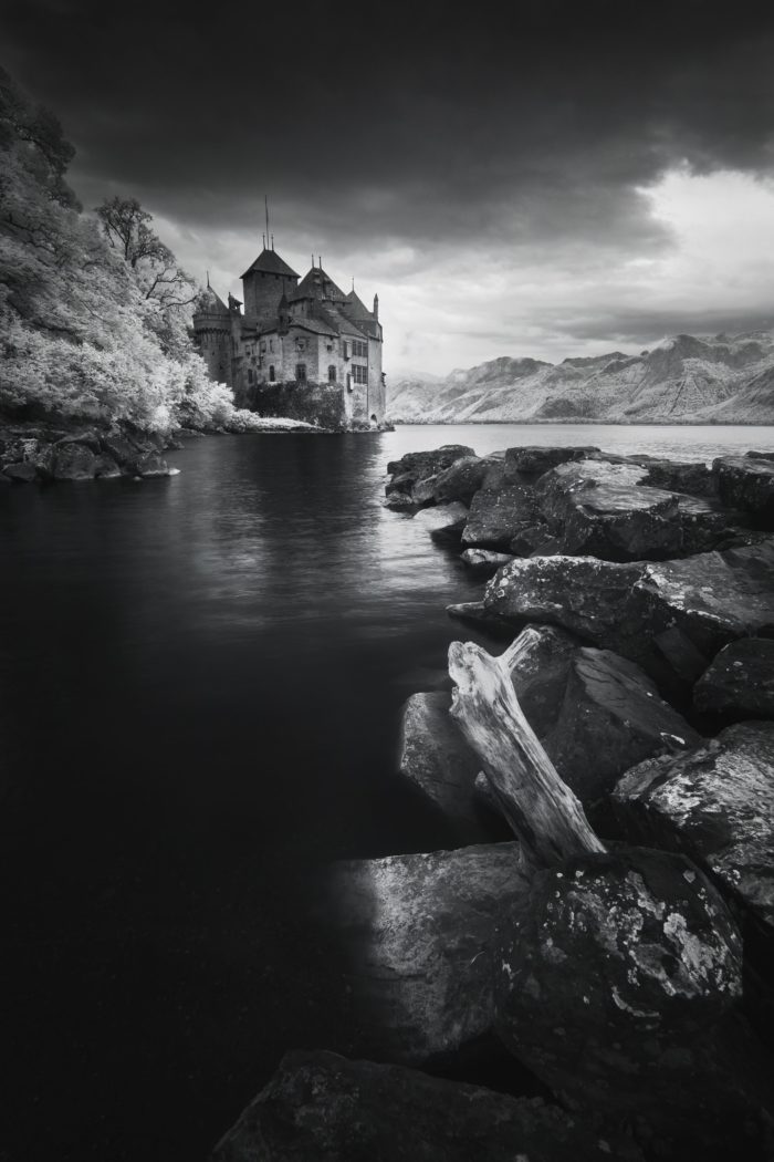 Chillon — Tirage infrarouge fine art 850nm, édition limitée 10 ex., Jonas Hangartner